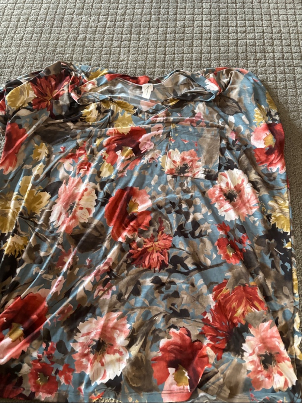 Floral Pocket Tee in Blue with Red & Pink Blooms